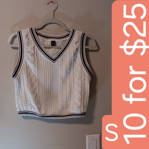 SHEIN Tops - SHEIN White Cable Knit V-Neck Cropped Tank with Black Trim